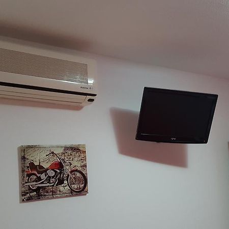 Hostal El Parque San Martín de la Vega Exteriör bild