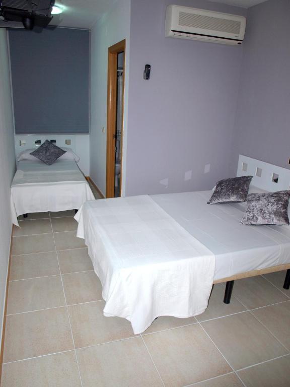 Hostal El Parque San Martín de la Vega Exteriör bild
